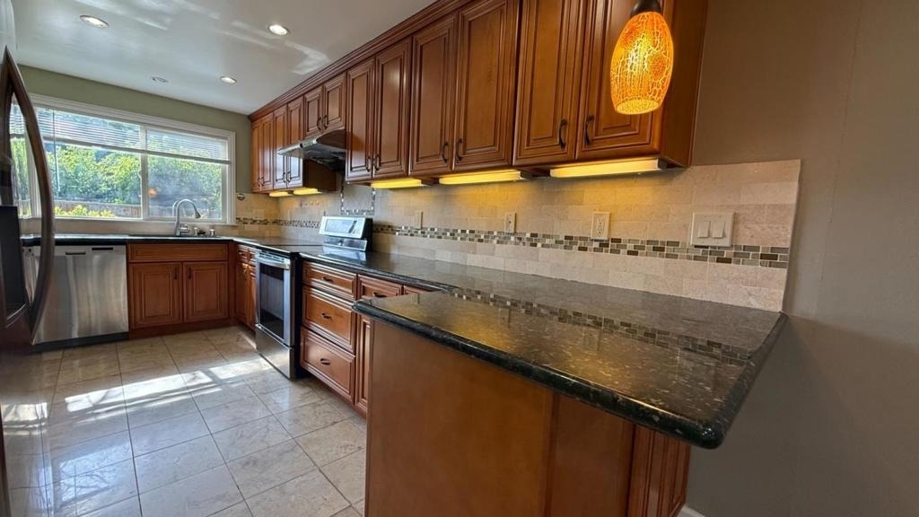1356 Highland Court - Photo 6
