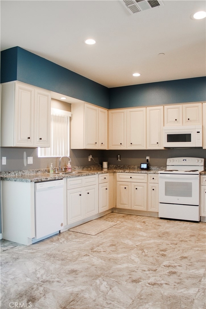 1381 Soledad - Photo 9