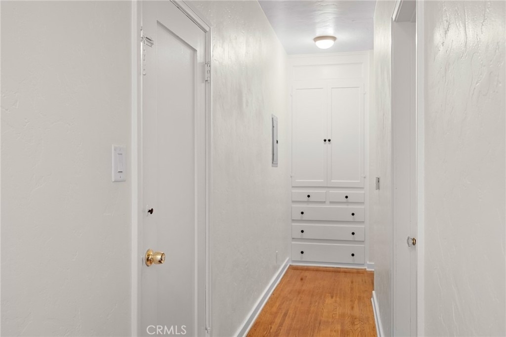 218 216 E Windsor Road - Photo 10