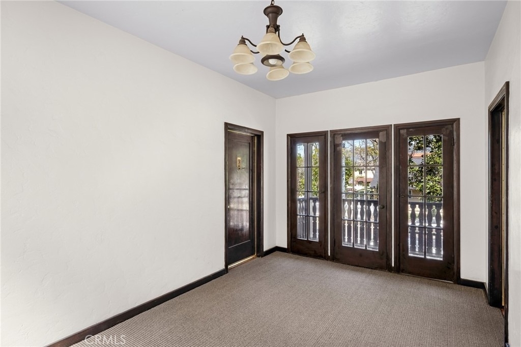 218 216 E Windsor Road - Photo 1