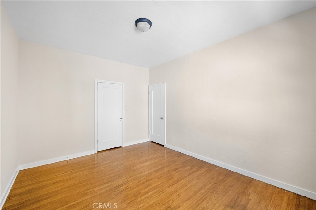 218 216 E Windsor Road - Photo 18