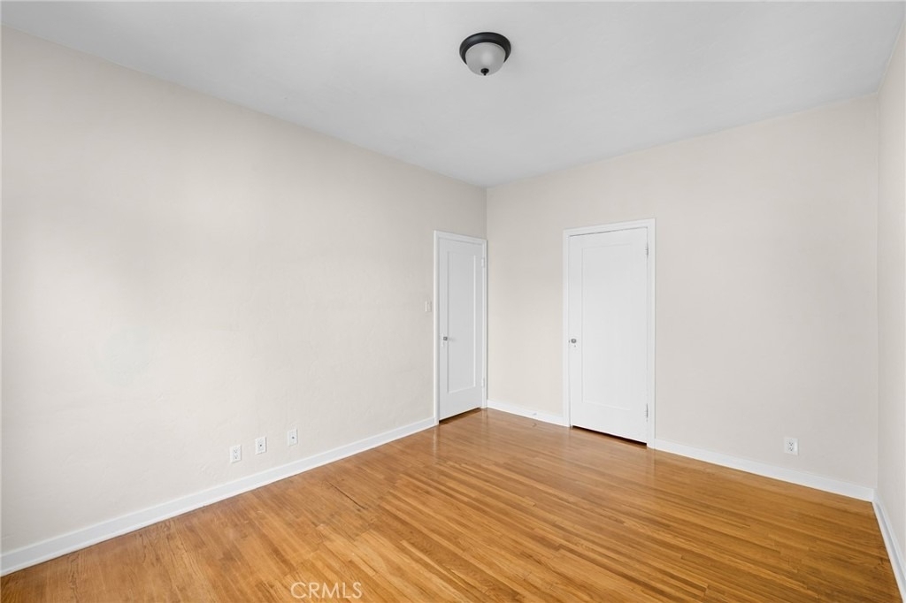 218 216 E Windsor Road - Photo 12