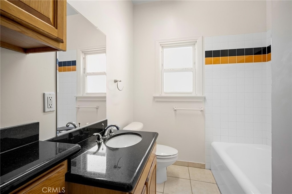 218 216 E Windsor Road - Photo 14