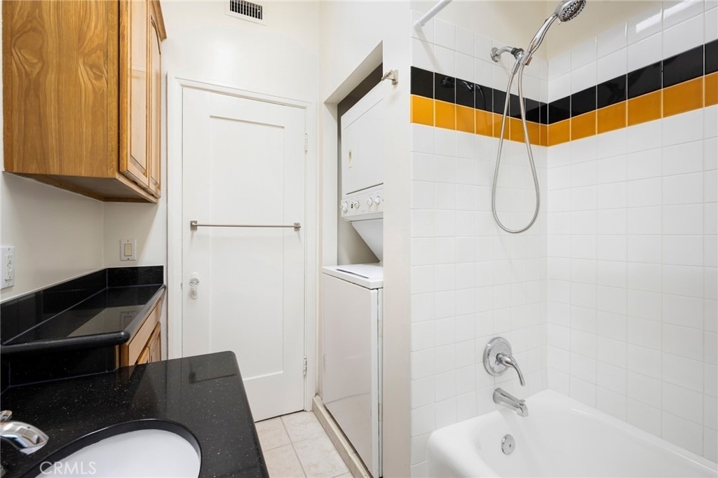 218 216 E Windsor Road - Photo 13