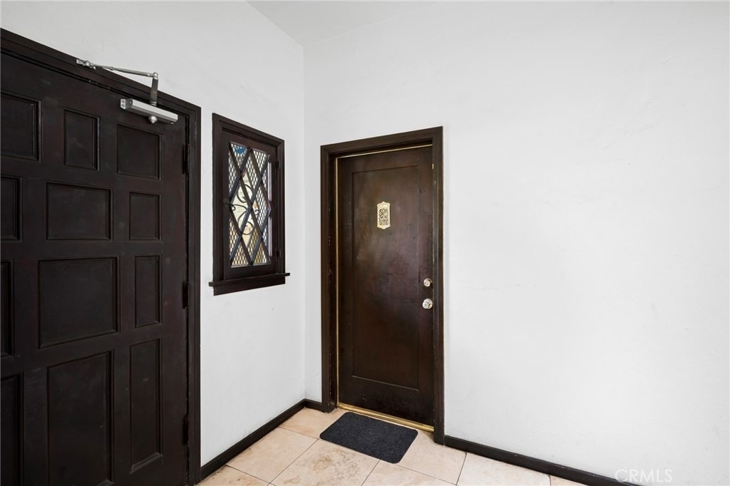 218 216 E Windsor Road - Photo 1