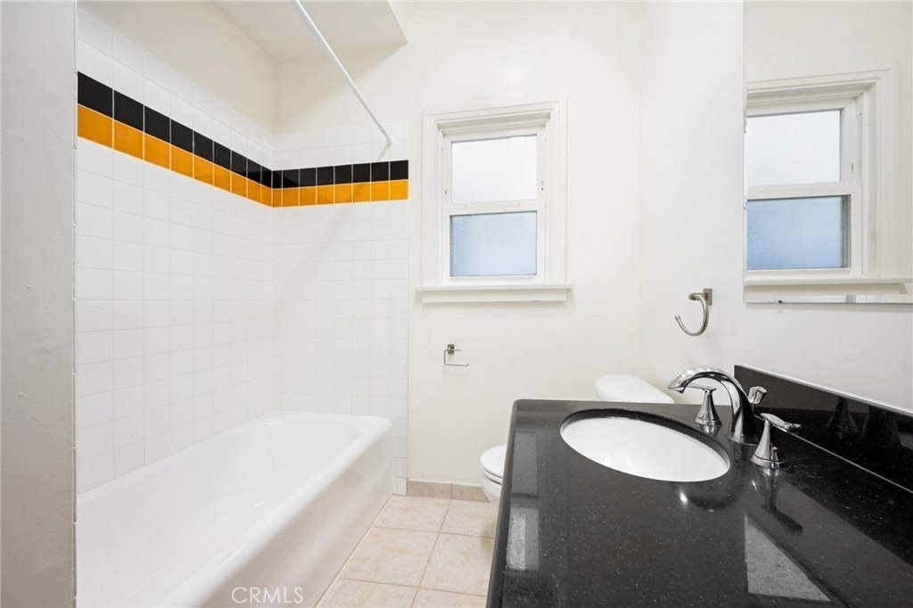 218 216 E Windsor Road - Photo 12