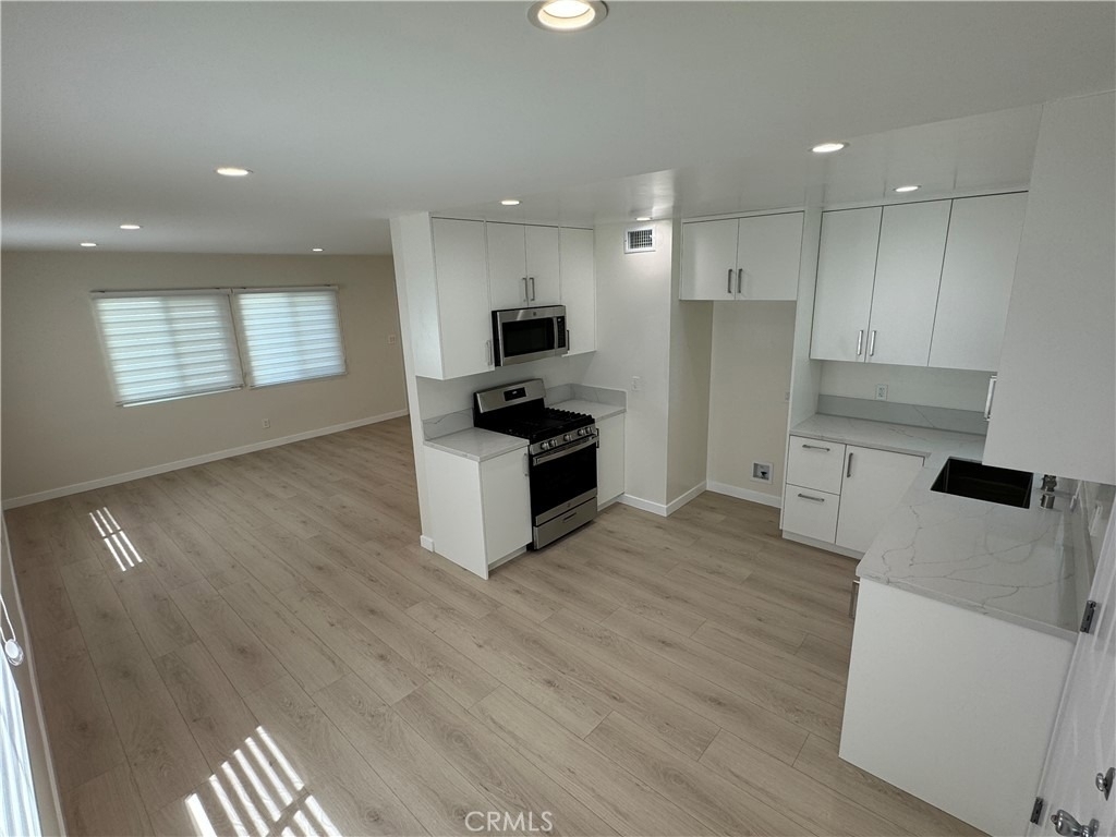 1206 E Harvard Street - Photo 1
