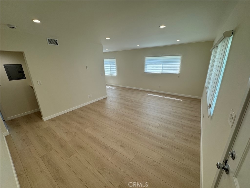 1206 E Harvard Street - Photo 5