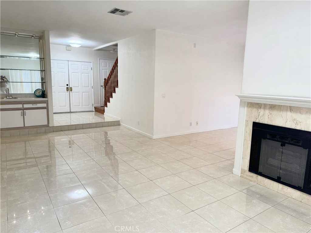 18319 Hart Street - Photo 8