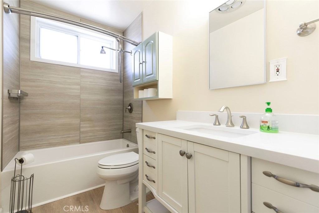 10706 Rhodesia Ave. - Photo 12