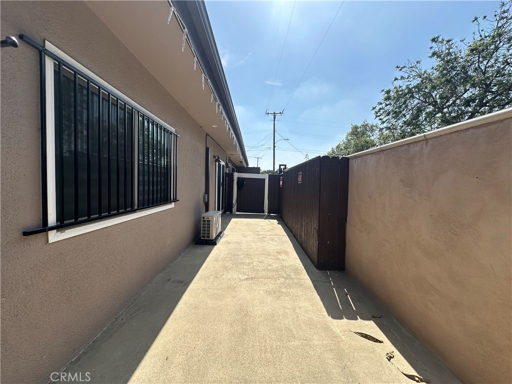 320 N Lyman - Photo 1
