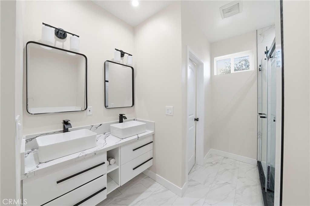 16315 Orick Avenue - Photo 8