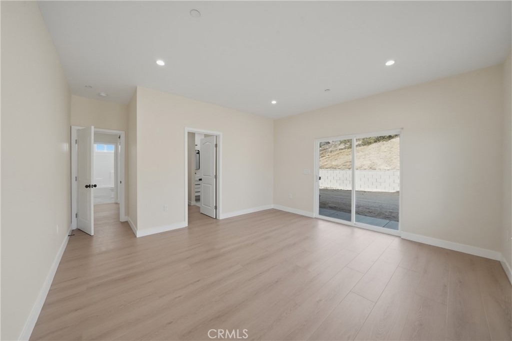 16315 Orick Avenue - Photo 9