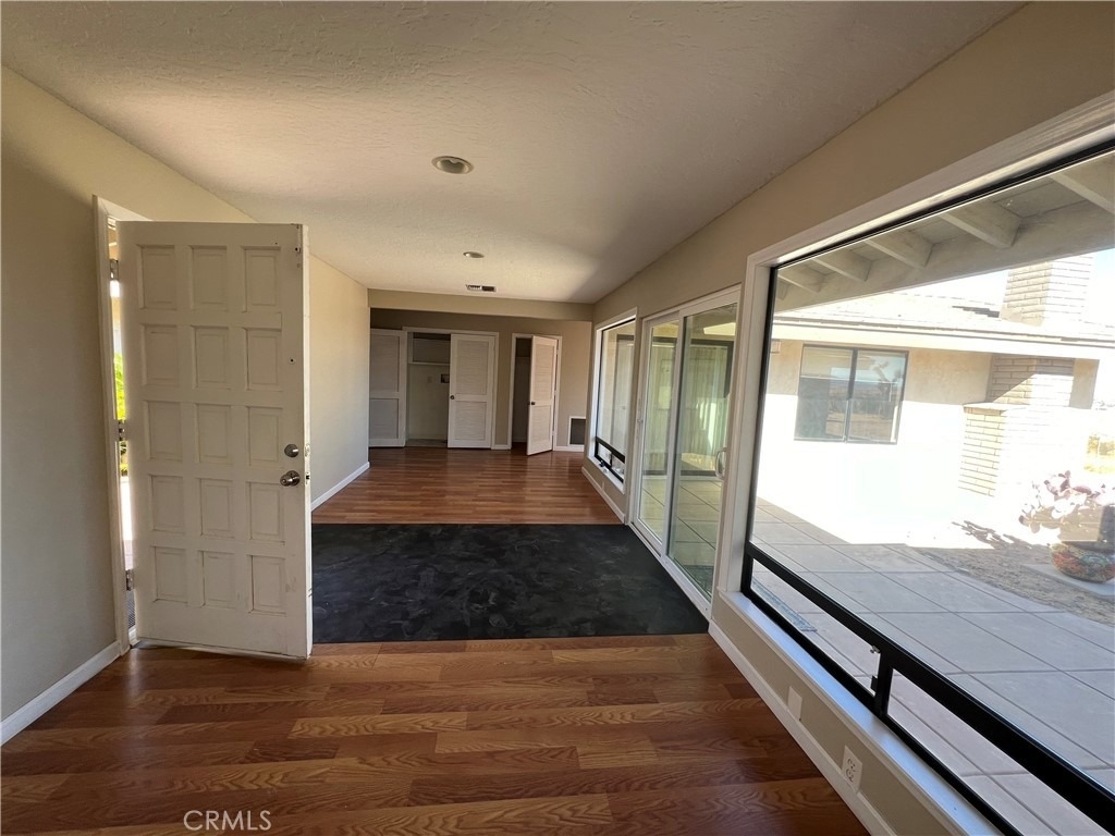 18530 Eucalyptus Street - Photo 17