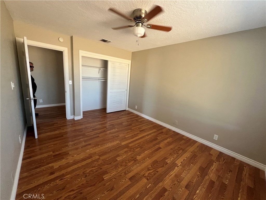 18530 Eucalyptus Street - Photo 20