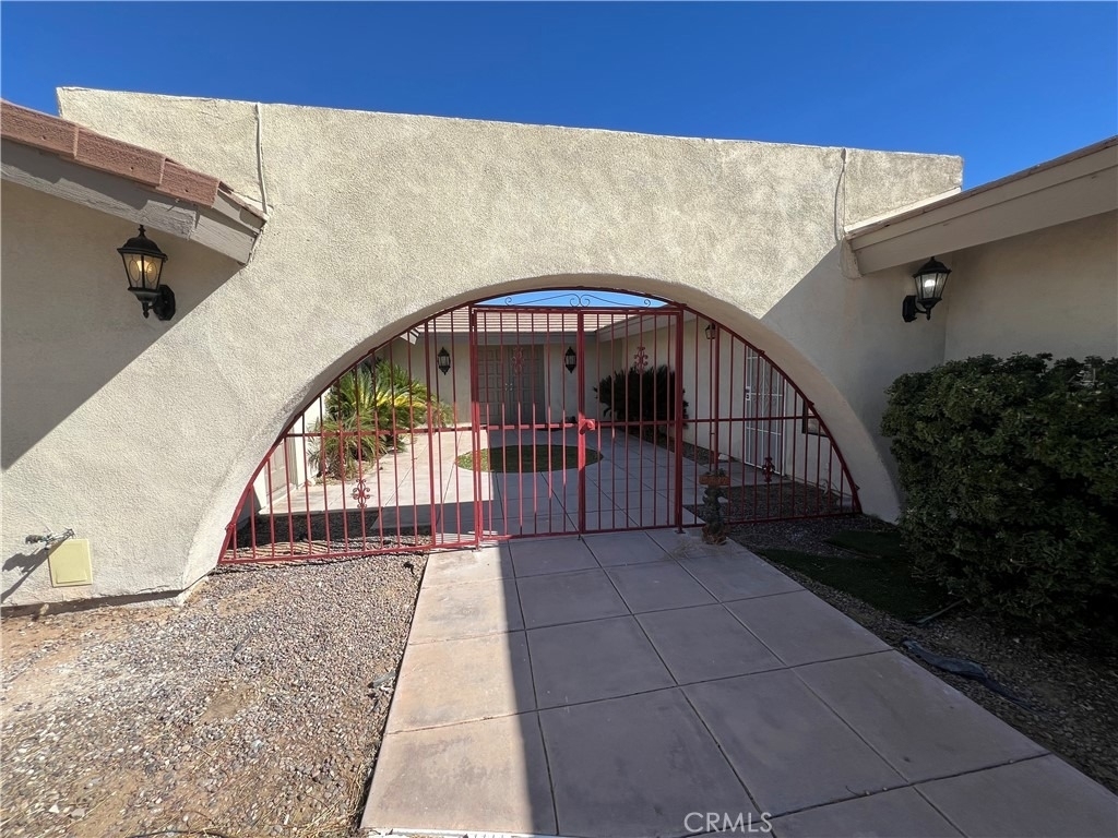 18530 Eucalyptus Street - Photo 5