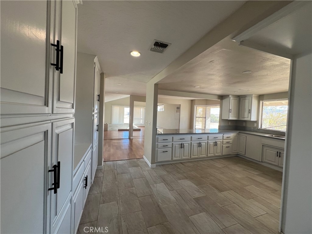 18530 Eucalyptus Street - Photo 15
