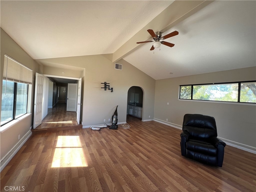 18530 Eucalyptus Street - Photo 19