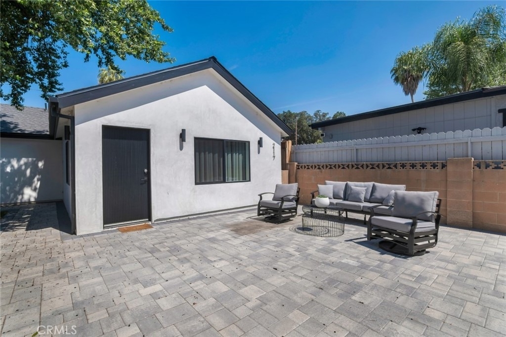 2117 W Clark Avenue - Photo 1