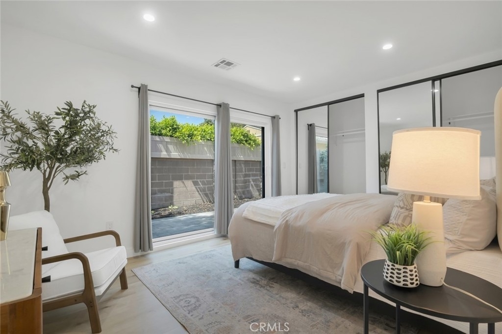 2117 W Clark Avenue - Photo 14