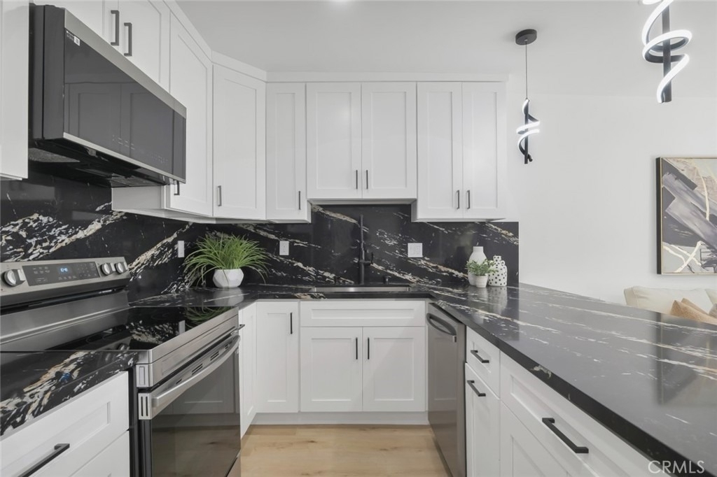 2117 W Clark Avenue - Photo 8