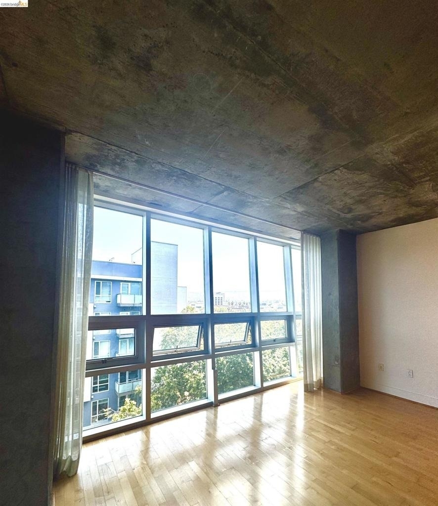 311 Oak St - Photo 3