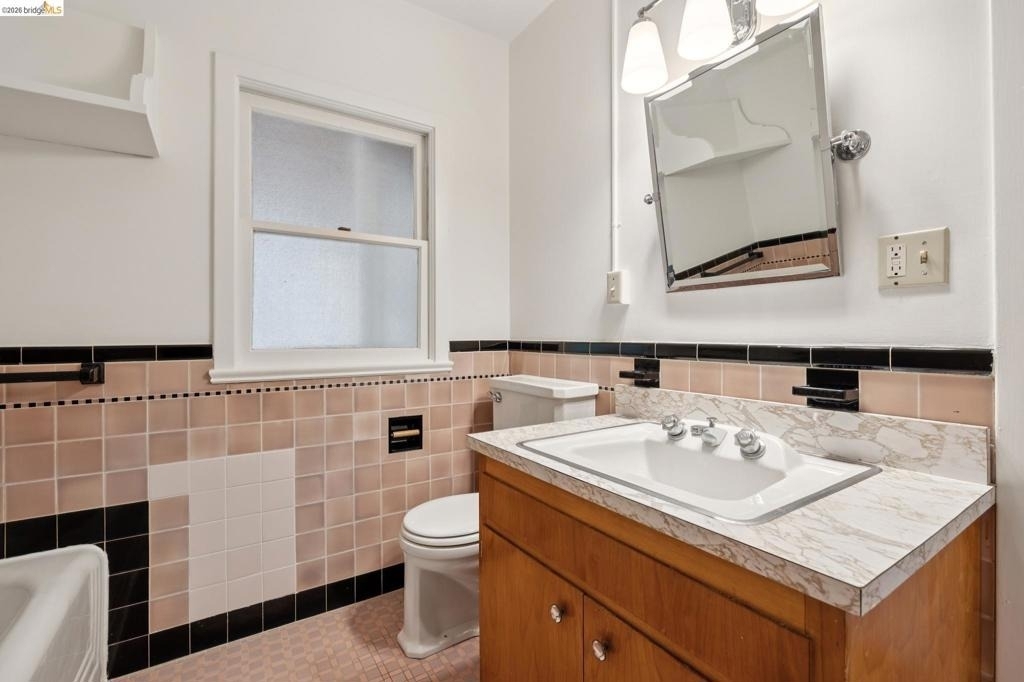 111 Windsor - Photo 26