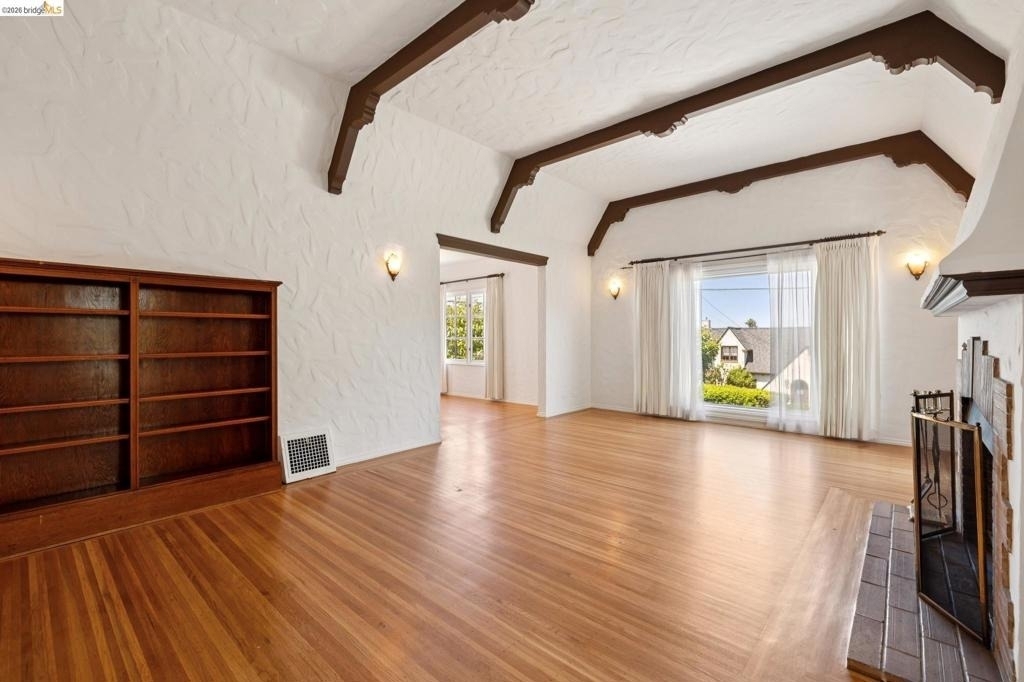 111 Windsor - Photo 5