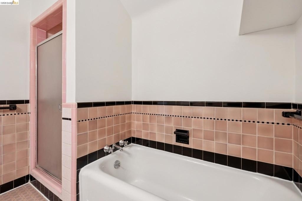 111 Windsor - Photo 27