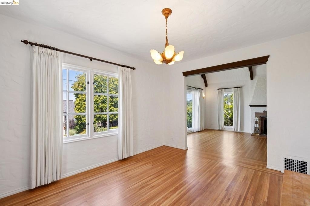 111 Windsor - Photo 10
