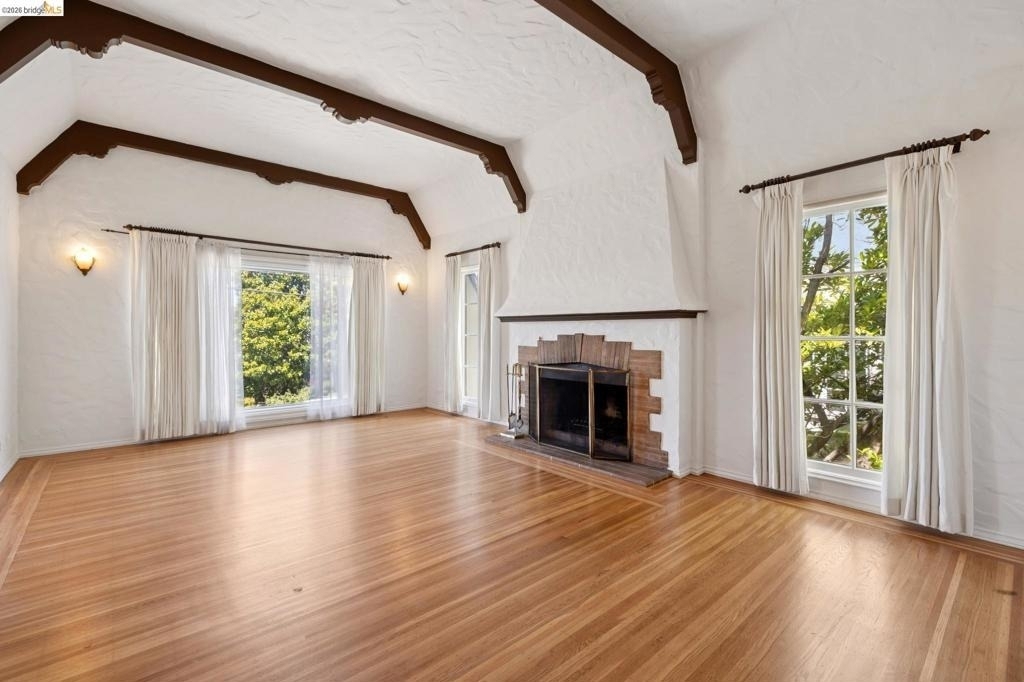 111 Windsor - Photo 4