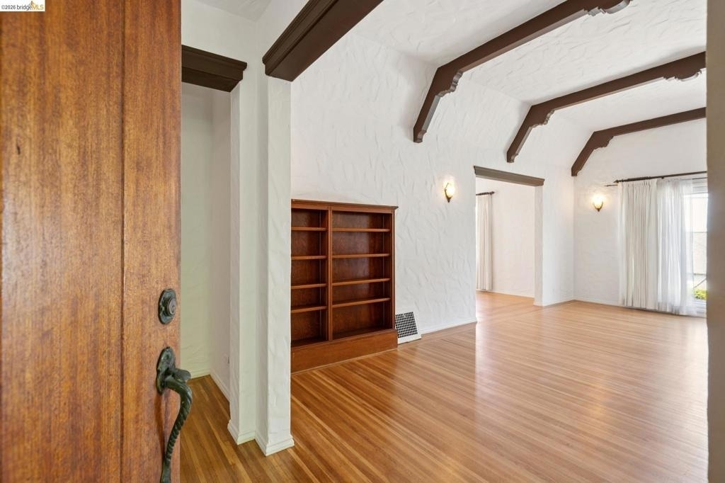 111 Windsor - Photo 2