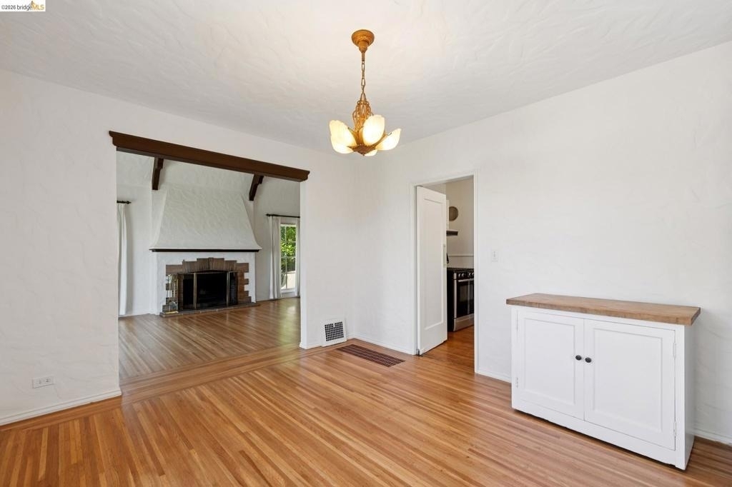111 Windsor - Photo 9