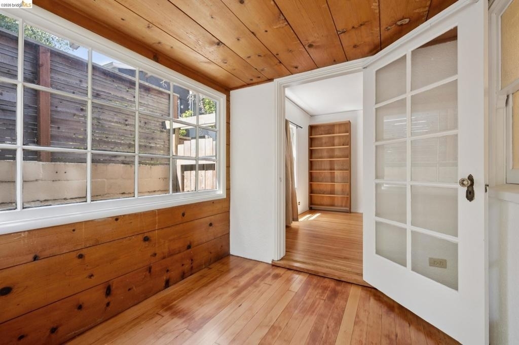 111 Windsor - Photo 22