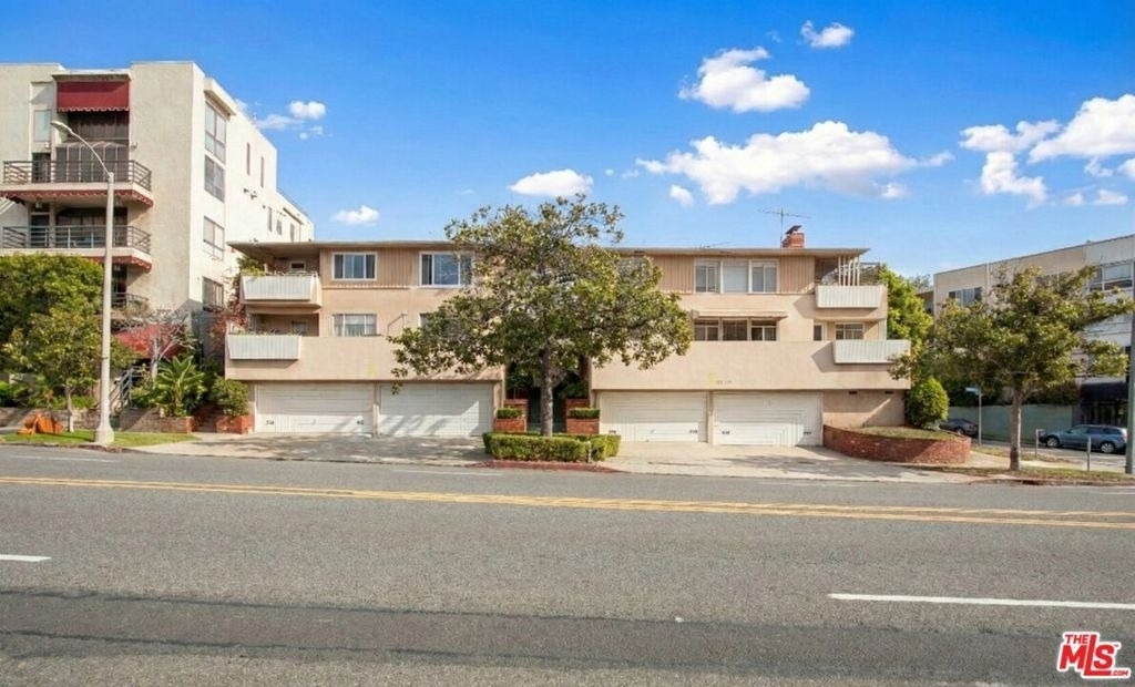 1366 S Beverly Glen Boulevard - Photo 1