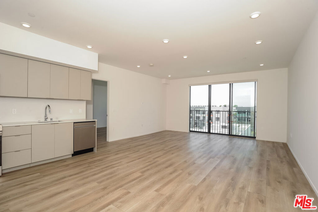 521 N Gramercy Place - Photo 3
