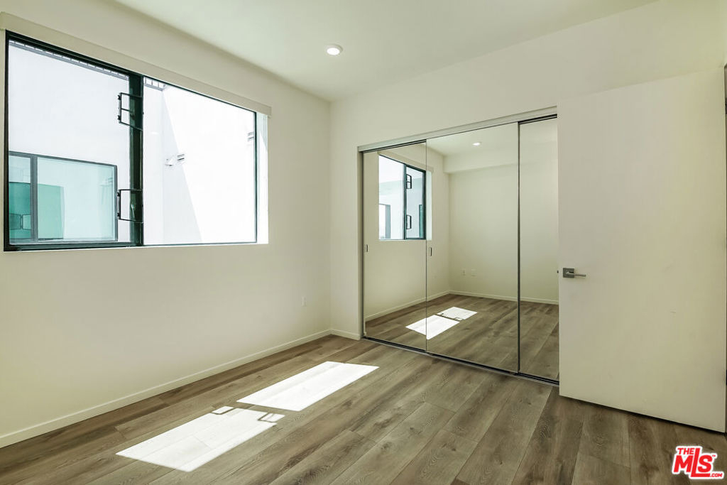521 N Gramercy Place - Photo 6