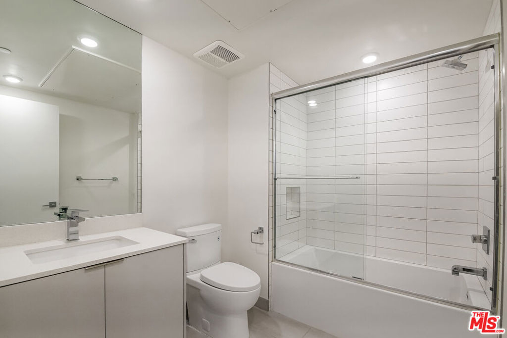 521 N Gramercy Place - Photo 5