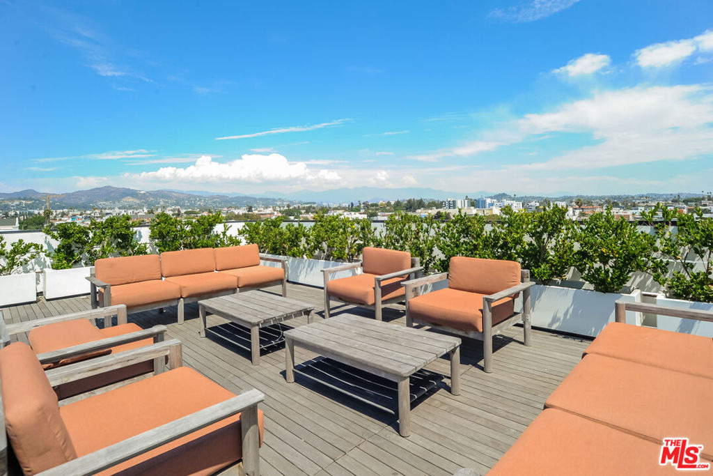521 N Gramercy Place - Photo 9