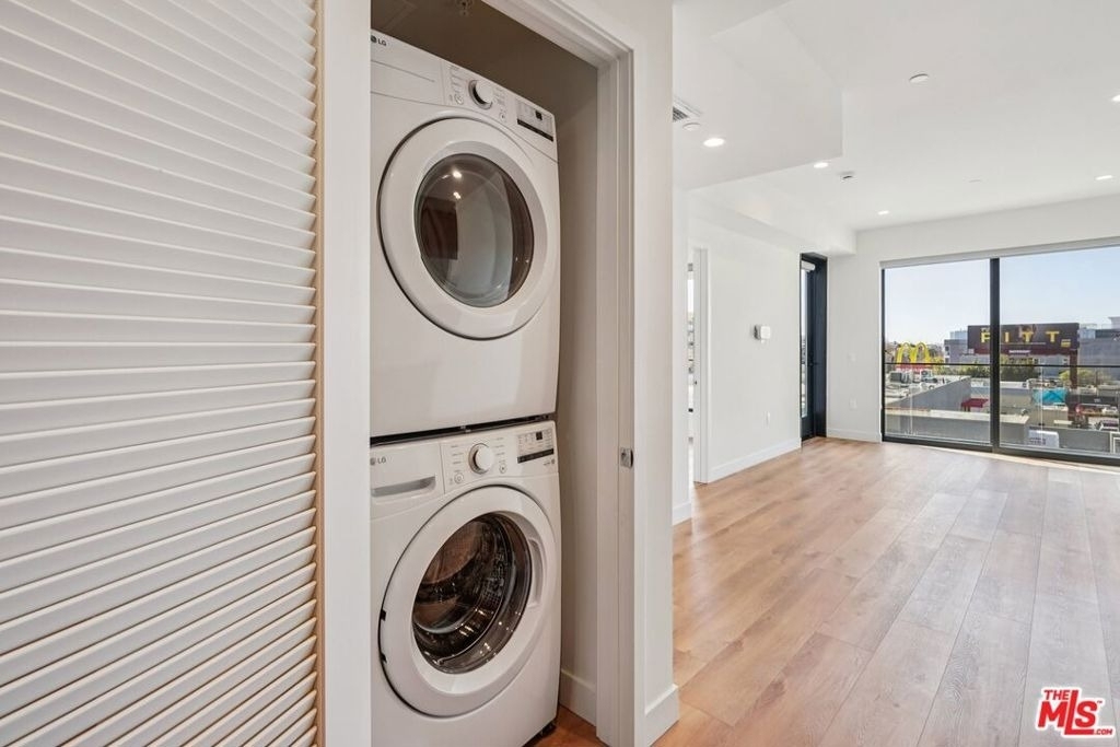 10431 Santa Monica Boulevard - Photo 5