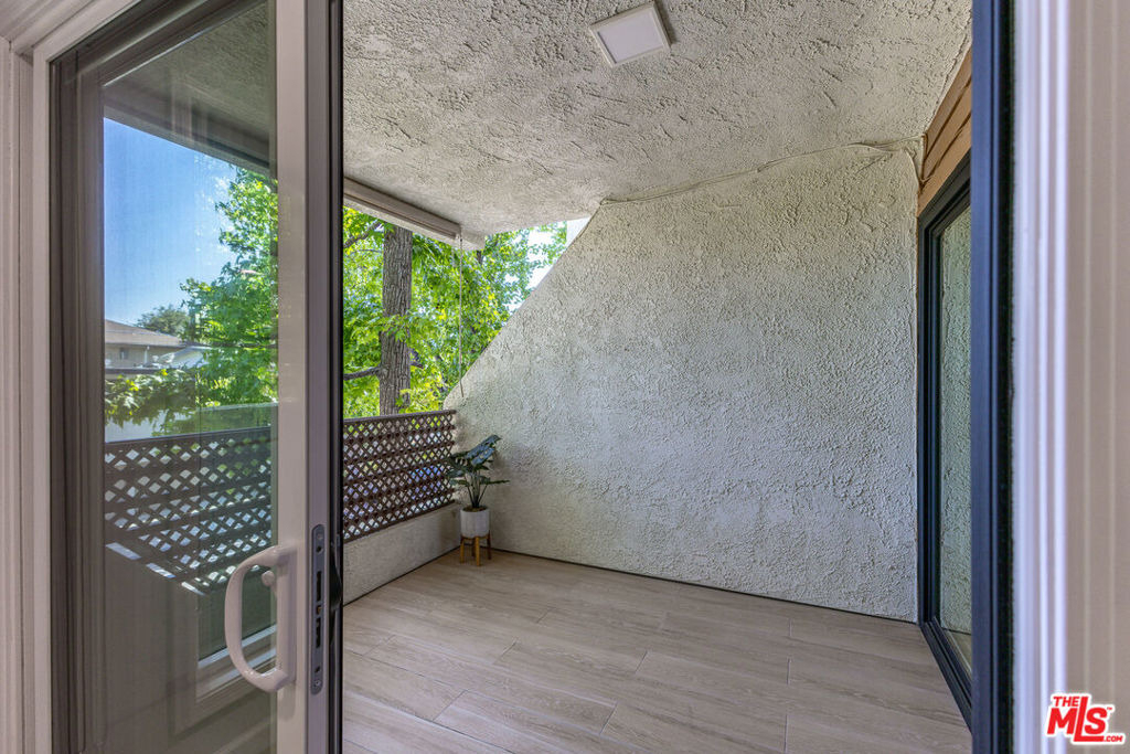 400 N Louise Street - Photo 16