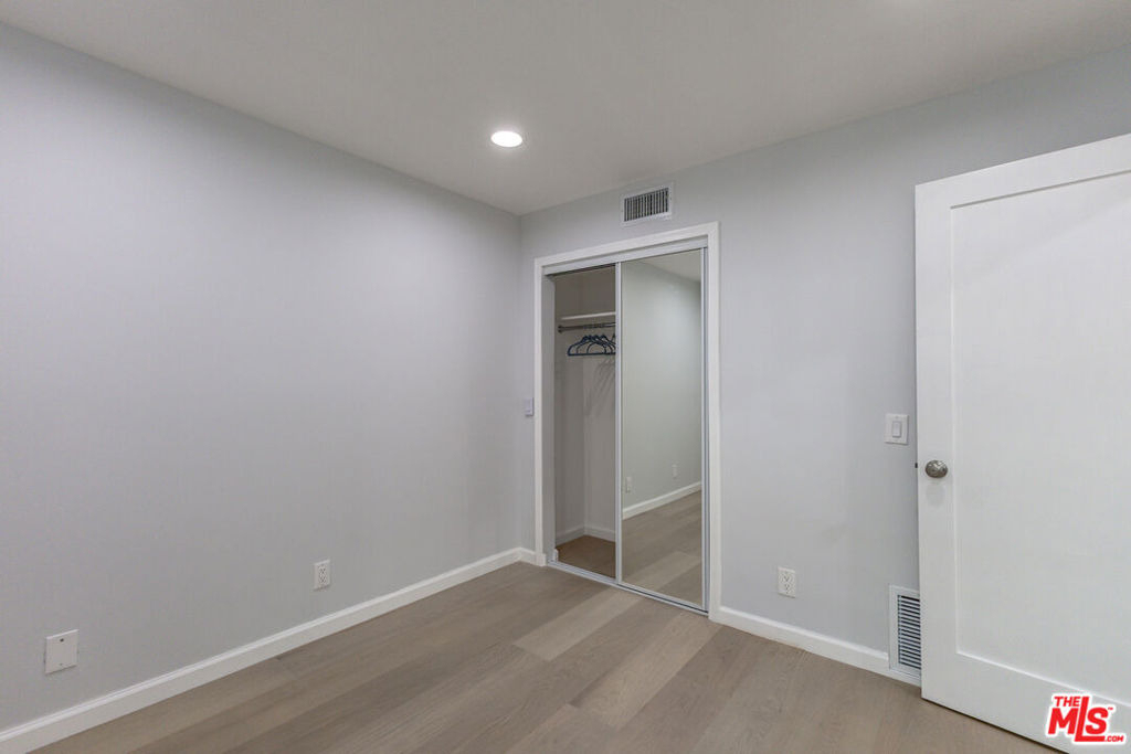 400 N Louise Street - Photo 21