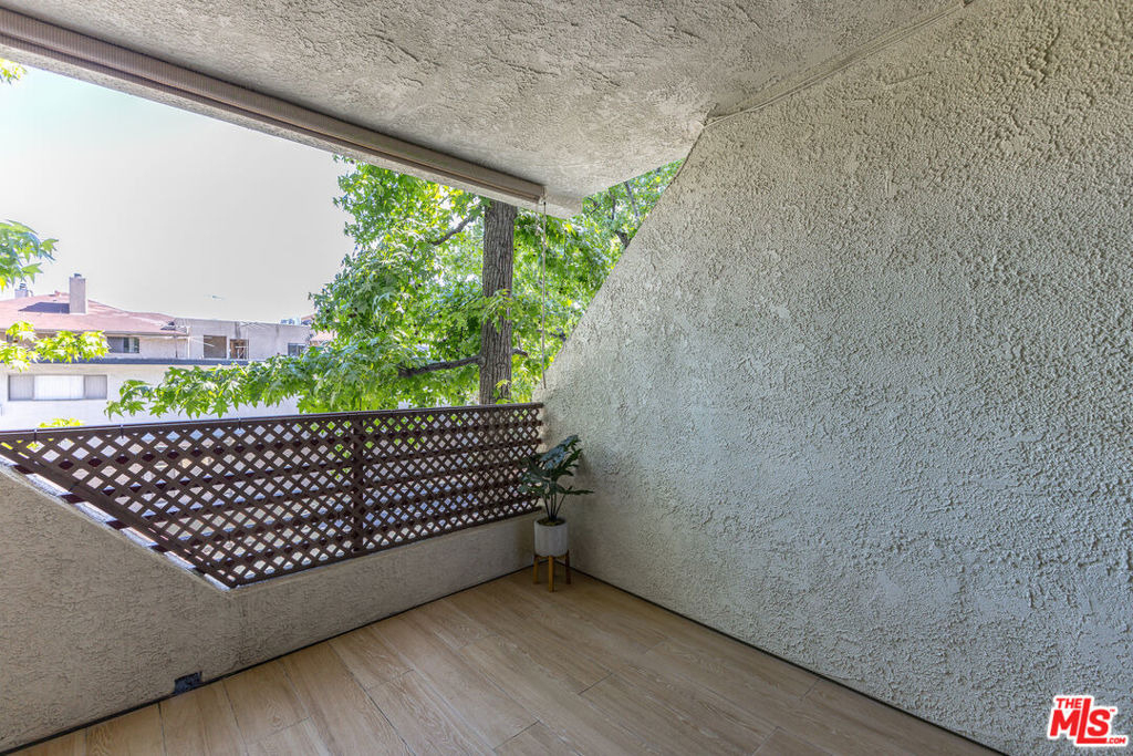 400 N Louise Street - Photo 17