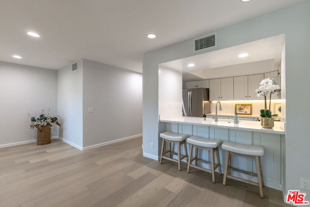 400 N Louise Street - Photo 11