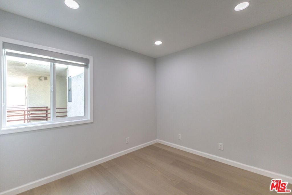 400 N Louise Street - Photo 20