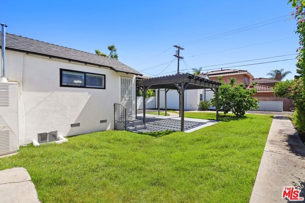 4940 Placidia Avenue - Photo 33