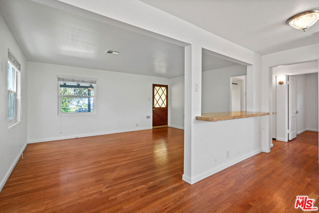 4940 Placidia Avenue - Photo 14