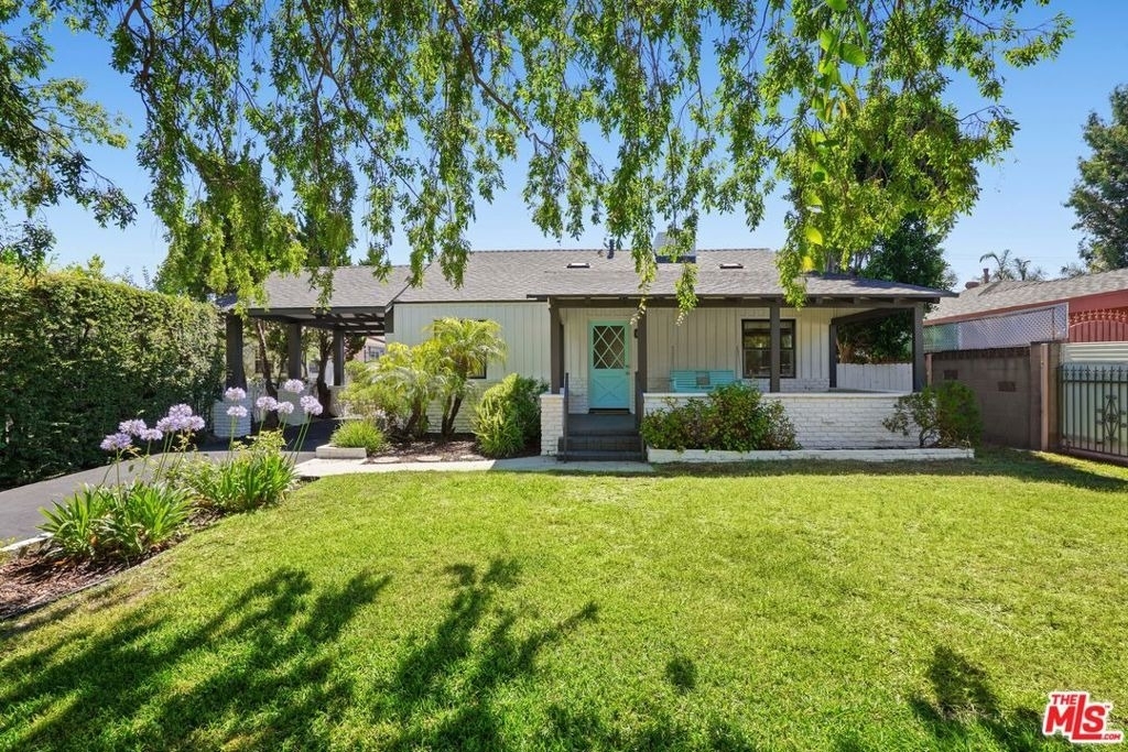 4940 Placidia Avenue - Photo 0