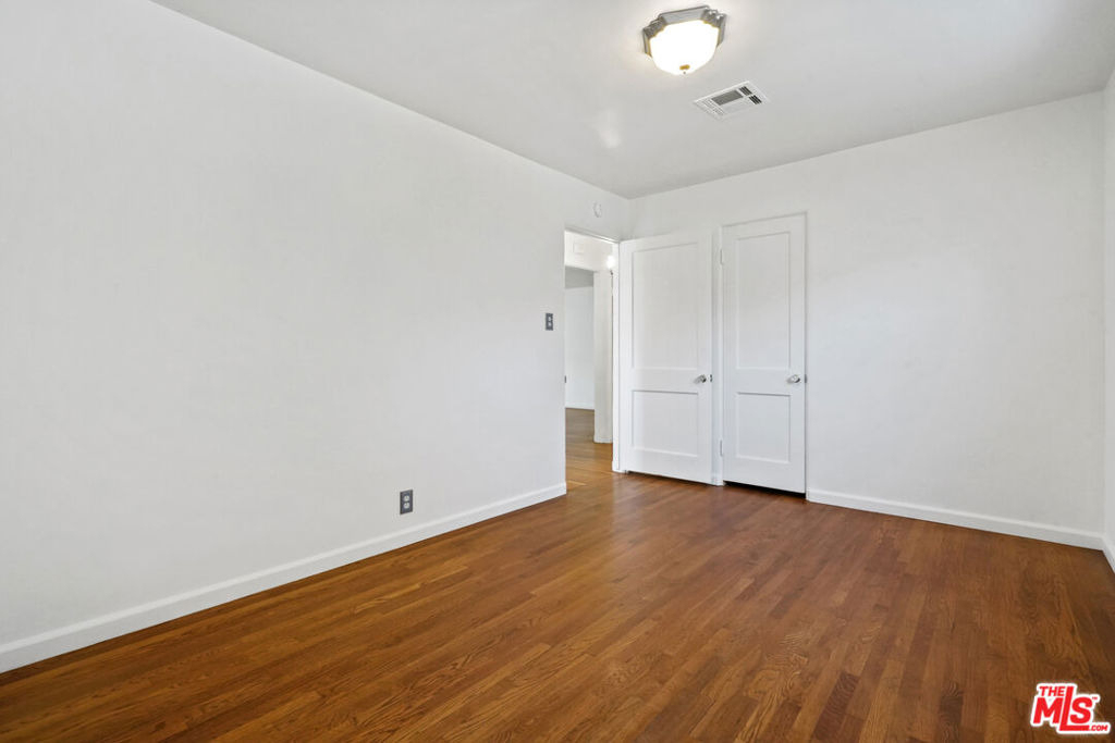 4940 Placidia Avenue - Photo 26