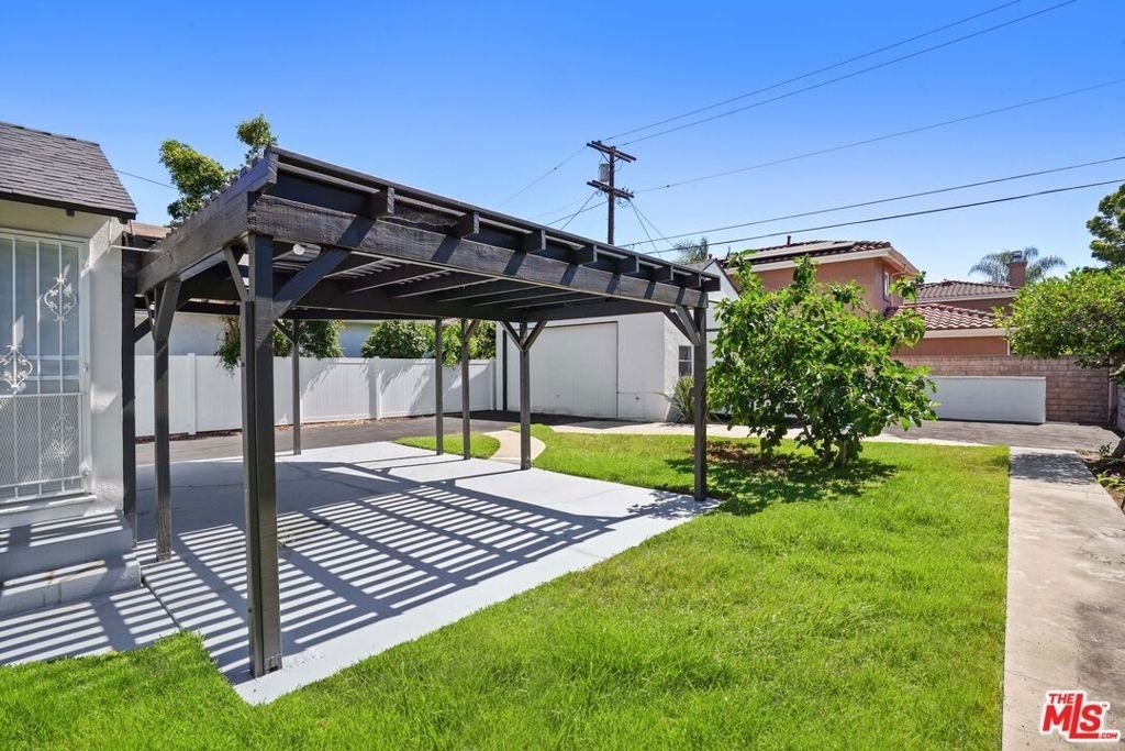 4940 Placidia Avenue - Photo 34